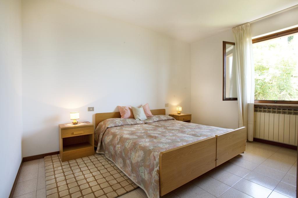 Residence Le Balze Malcesine Room photo